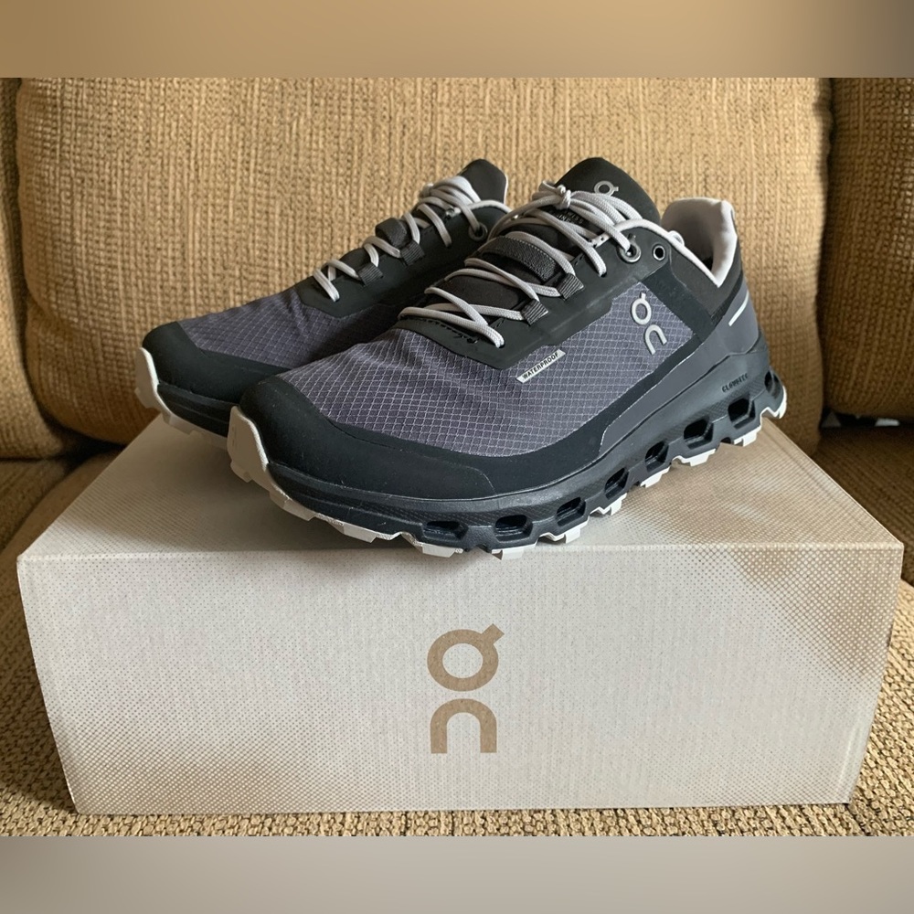 BNWT WOMENS ON Cloudvista Waterproof Shoes - SIZE US 6 - Eclipse Black Sneakers